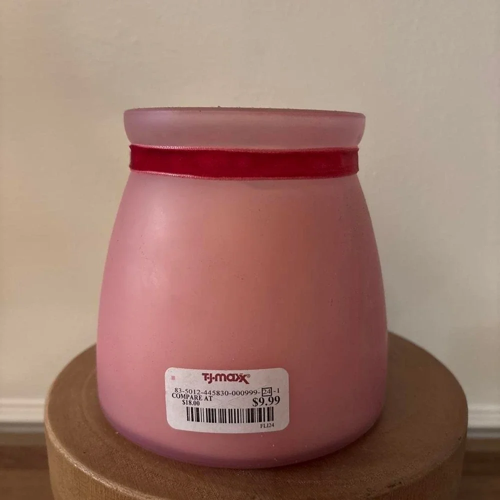 Pink honey jar styled candle with ribbon bumble bee